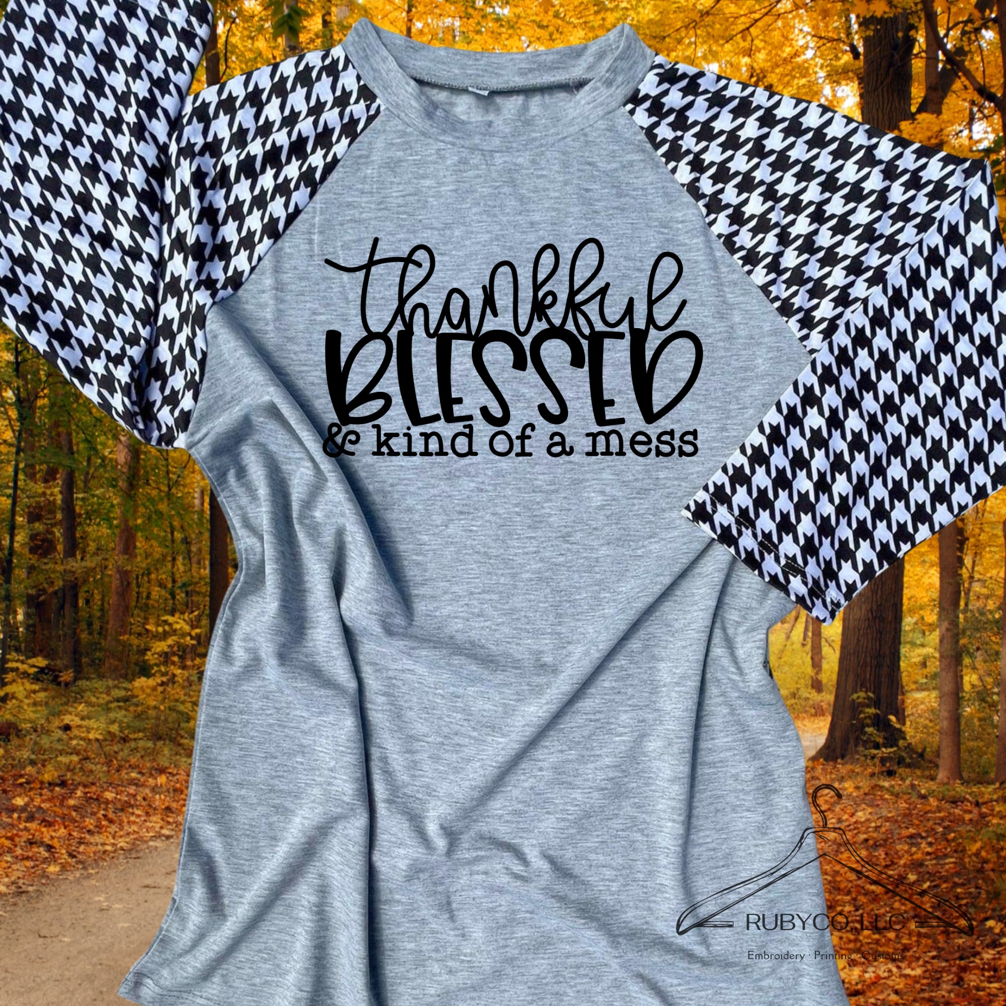 Thankful Blessed Mess - Ladies Fit Houndstooth Raglan T-shirt